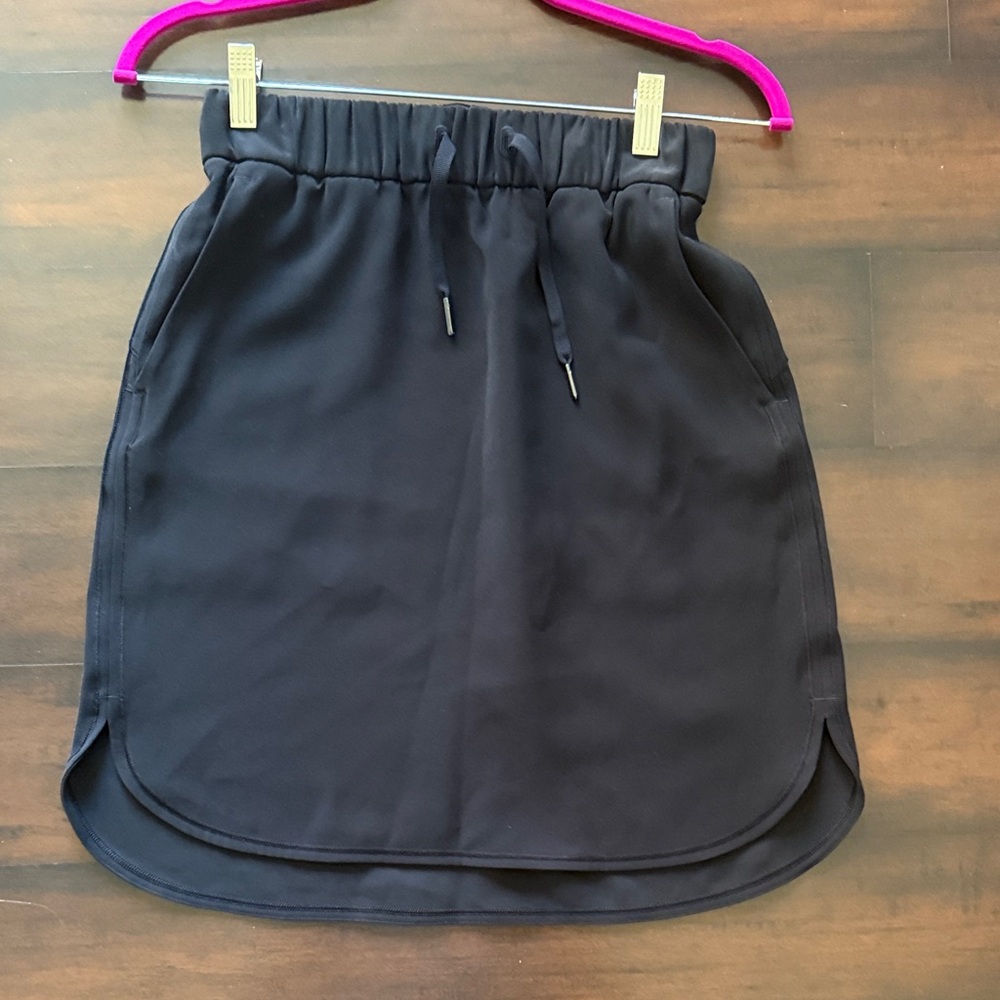 Black Lululemon On The Fly Skirt